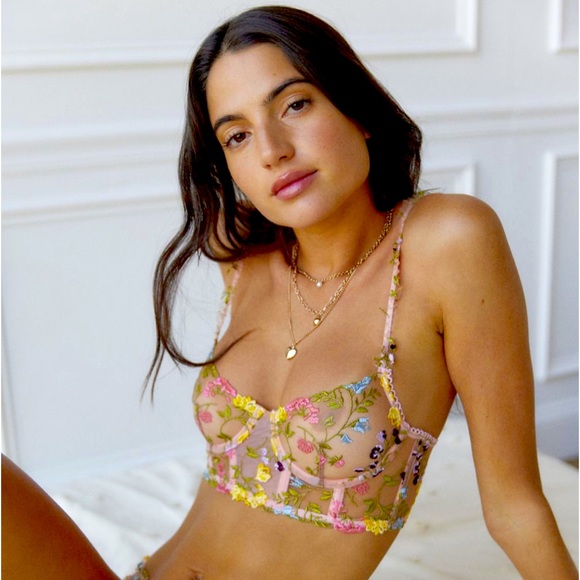URBAN OUTFITTERS - Wild Lovers Georgia Floral
Embroidered Underwire Bra! - Picture 1 of 2